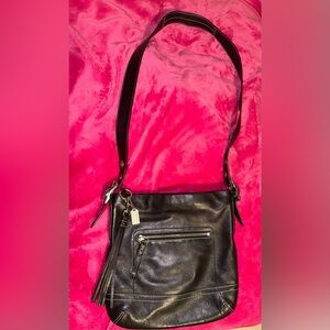 Authentic COACH  #1415 Black Natural Cowhide Leather Shoulder Bag - Circa 2004